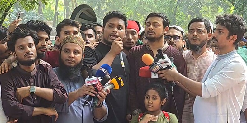 আ’লীগ নিষিদ্ধের দাবিতে বাদ জুমা বড় জমায়েতের ডাক