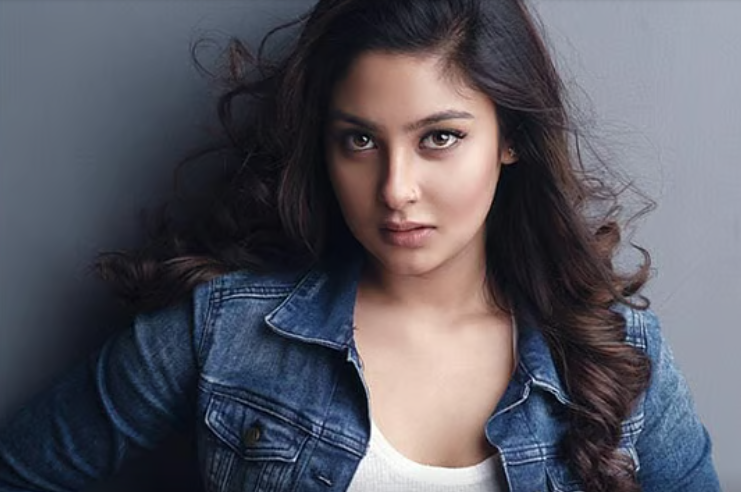 জাতীয় ক্রাশ এখন ‘মেঘবালিকা’ নীহা!