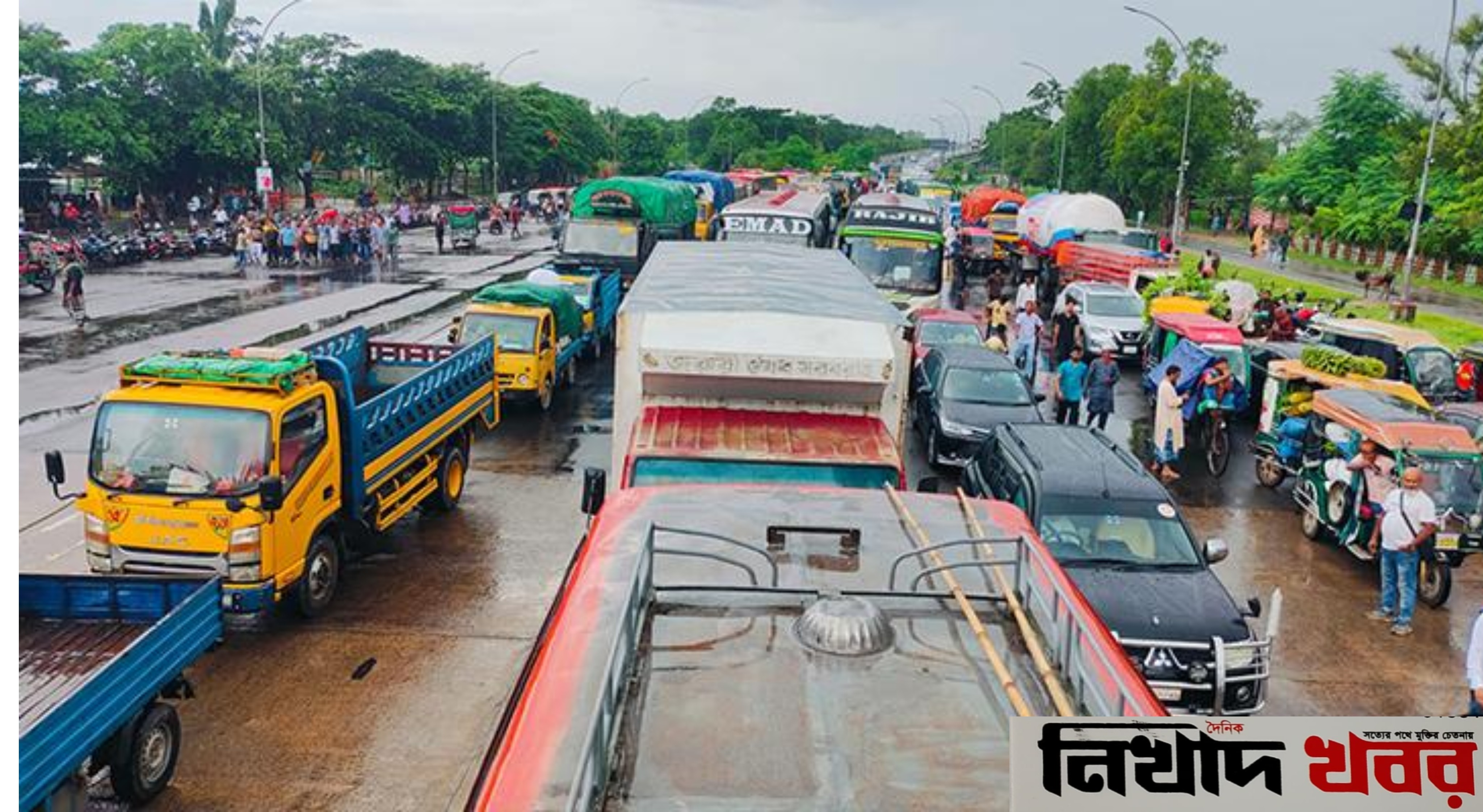 কেএমপি কমিশনারের অপসারণ দাবিতে রূপসা সেতু অবরোধ