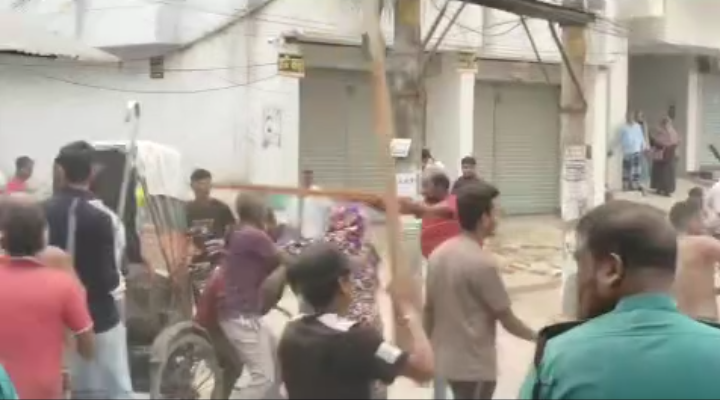 খুলনার চুরির ঘটনায় কুপিয়ে জখম, গুলিবিদ্ধকে ঢাকায় প্রেরণ