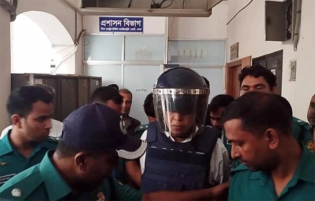 জাস্টিফাই না করতে দিলে গুলি করে মেরে ফেলেন