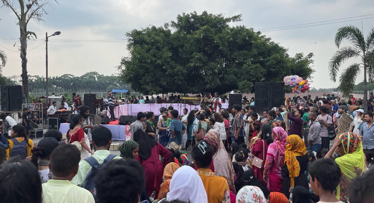 জাতীয় সংগীত গেয়ে 'নারীর ডাকে মৈত্রীযাত্রা' শুরু