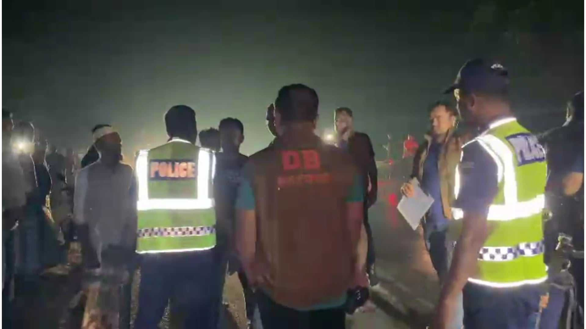 মহাসড়কে পড়ে ছিল পলিথিনে মোড়ানো খণ্ডিত হাত