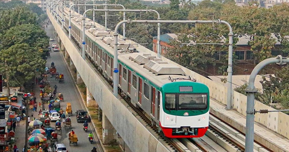 বাইরে থেকে কেবল নিক্ষেপ,মেট্রোরেল চলাচল বাধাগ্রস্ত