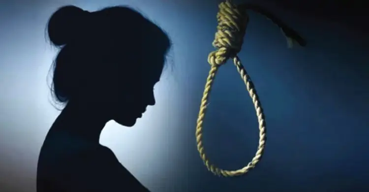 স্বামী সঙ্গে বিরোধে গৃহবধূ আত্মহত্যা