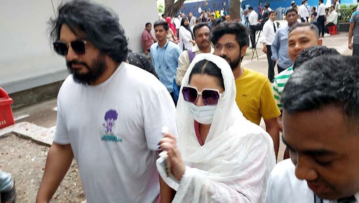 শ্লীলতাহানির মামলায় আদালতে পরীমনি