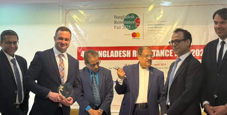 নিউইয়র্কে বাংলাদেশ রেমিট্যান্স ফেয়ারে উপচেপড়া ভিড়