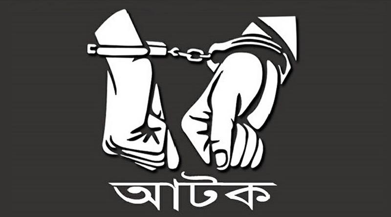 ছিনতাইয়ের অভিযোগে জনতার হাতে এএসআই আটক