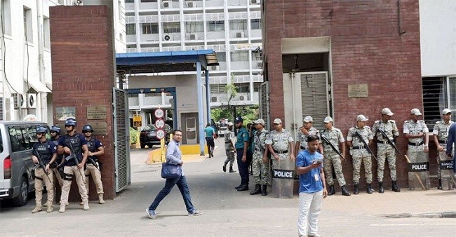 সচিবালয়ে নিরাপত্তার স্বার্থে সোয়াট ও বিজিবি মোতায়েন
