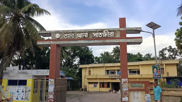 প্রেমের প্রস্তাবে সাড়া না পেয়ে গায়ে আগুন দিয়ে আত্মহত্যা করল কলেজ ছাত্রী