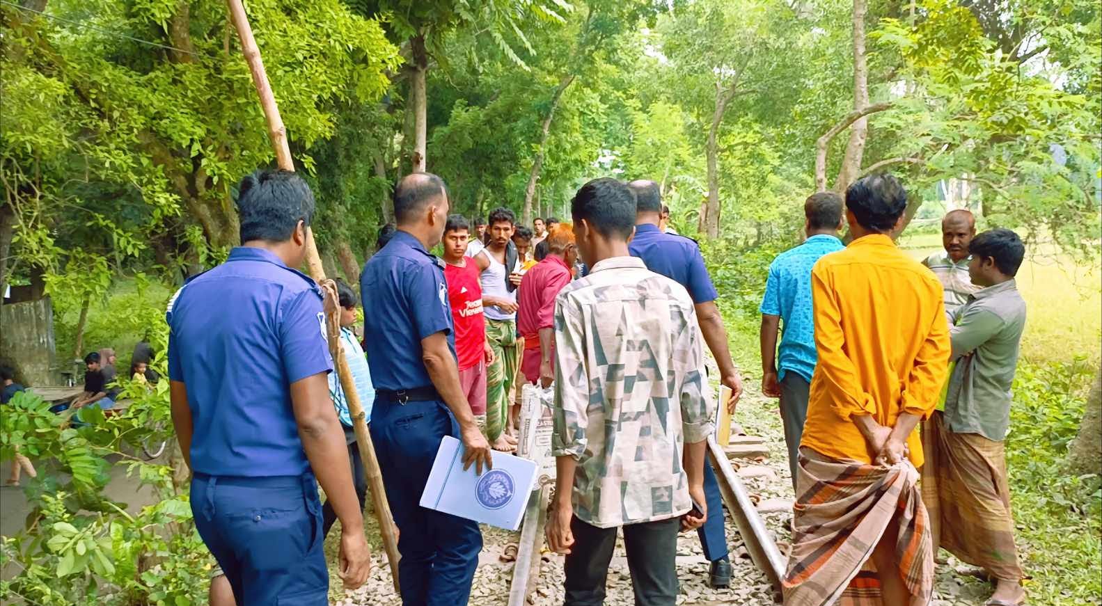 সরিষাবাড়ীতে ট্রেনে কাটা পড়ে অজ্ঞাত যুবকের মৃত্যু