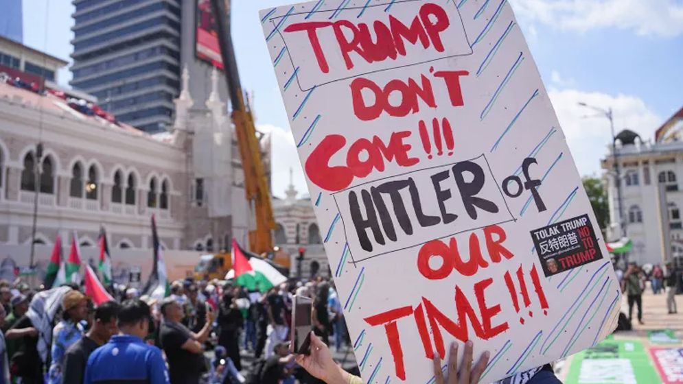 মালয়েশিয়ায় তোপের মুখে ডোনাল্ড ট্রাম্প