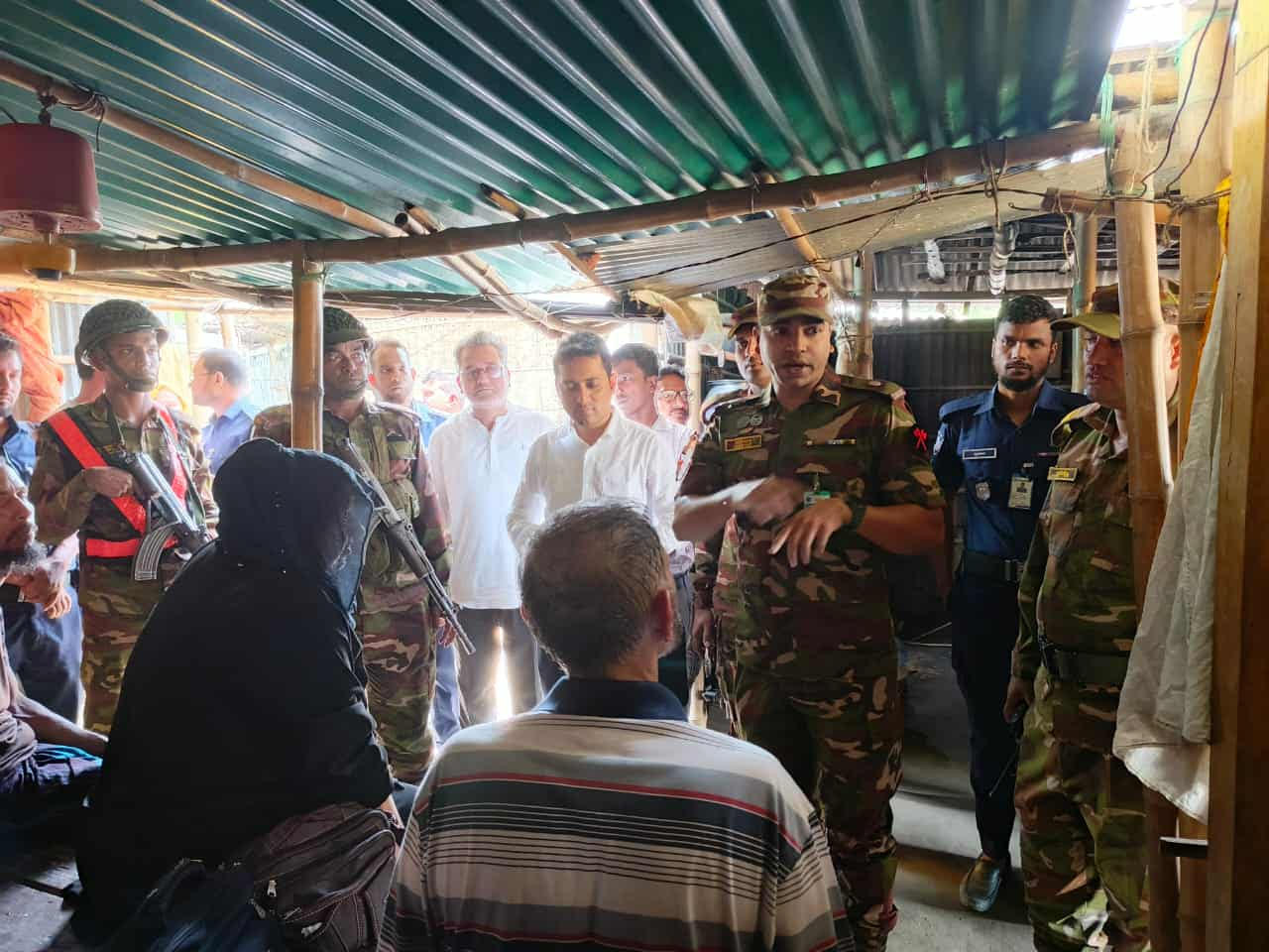 রংপুরে ইরানি দম্পতিকে মারধর ও ছিনতাইয়ের ঘটনায় গ্রেফতার ৪