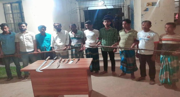 জমি নিয়ে দু'পক্ষের সংঘর্ষ, আটক ১০