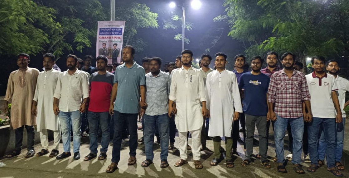 বেরোবির দেয়ালে দেয়ালে ‘জয় বাংলা’, ছাত্রদলের বিক্ষোভ-আল্টিমেটাম
