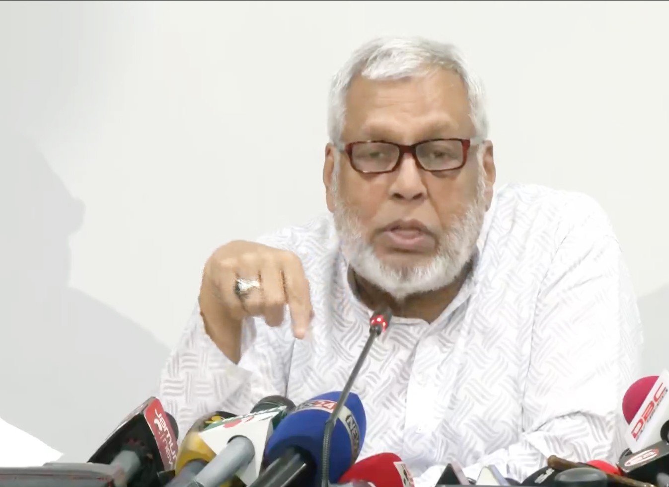 ঈদে ৬ দিন বন্ধ থাকবে ট্রাক-কাভার্ড ভ্যান